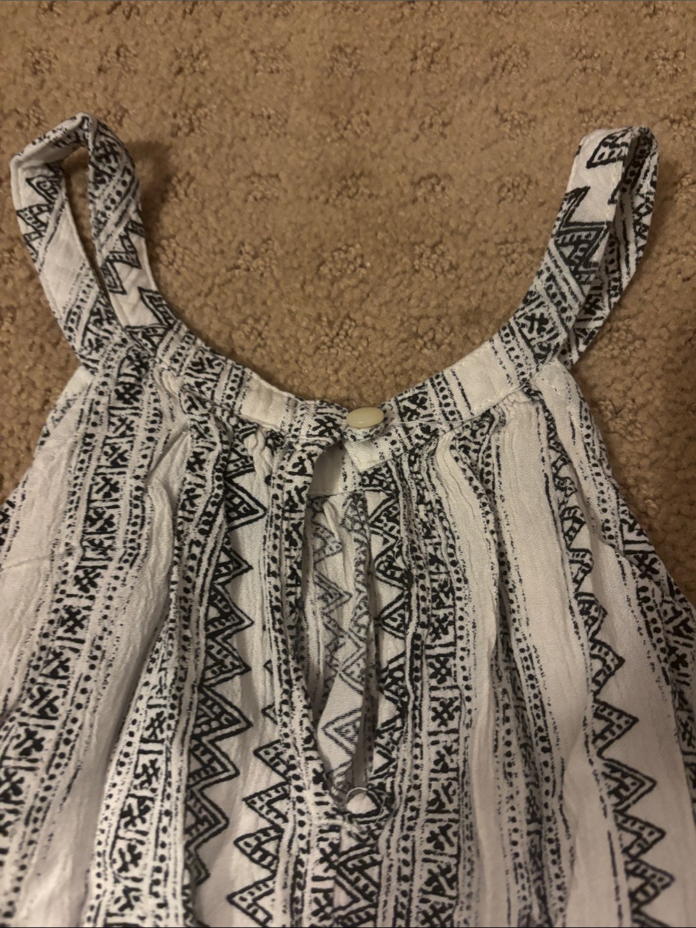 Old Navy Black & White Patterned Girls' Tank Tops - Picture 10 of 10